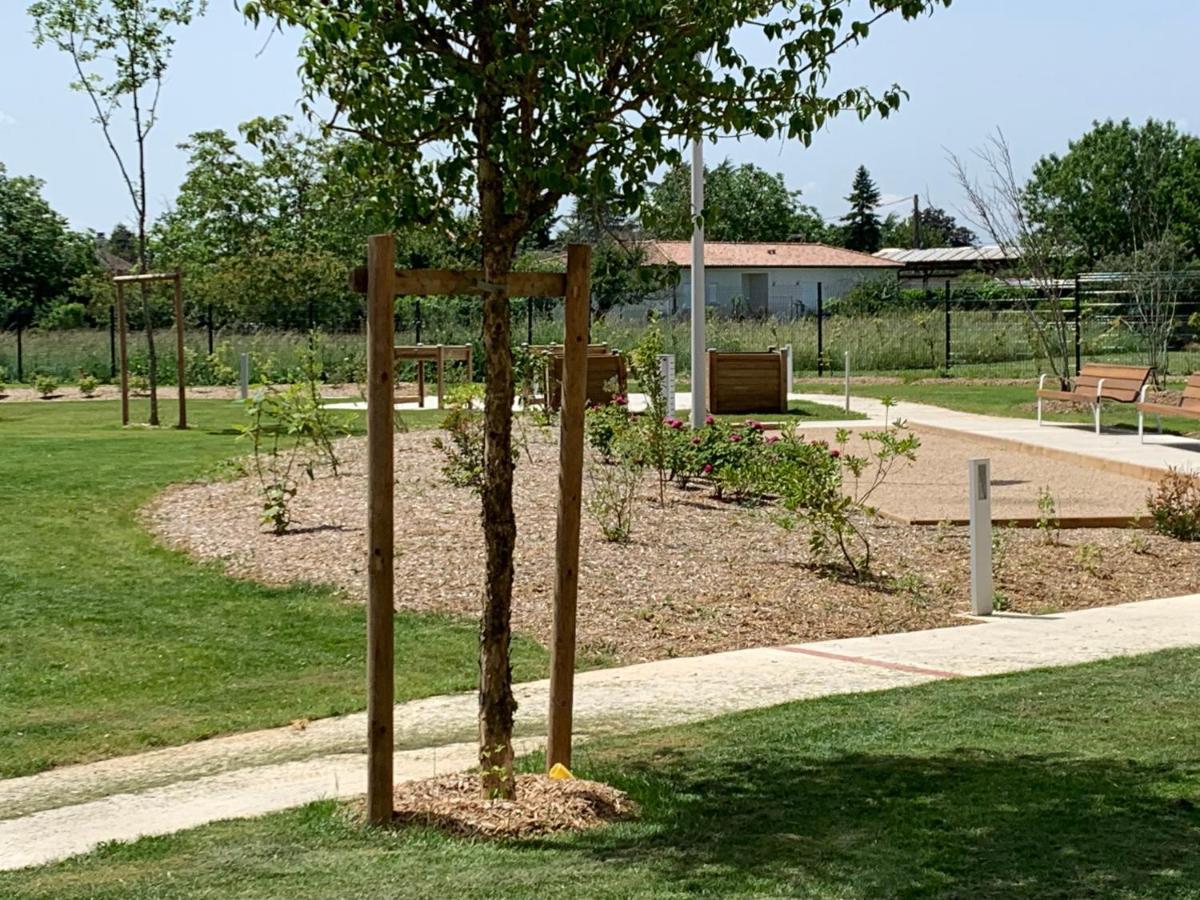 Aparthotel Domitys Les Cepages Gaillac Esterno foto