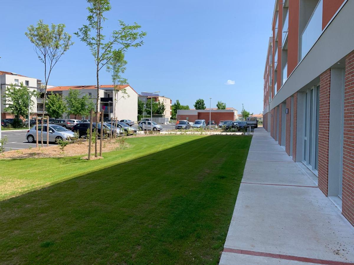 Aparthotel Domitys Les Cepages Gaillac Esterno foto